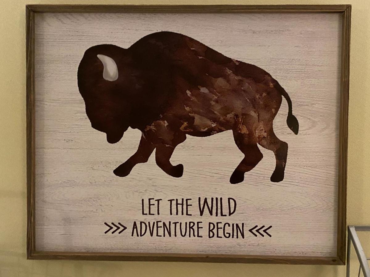 Bison Plains Lodge Moorhead Екстер'єр фото