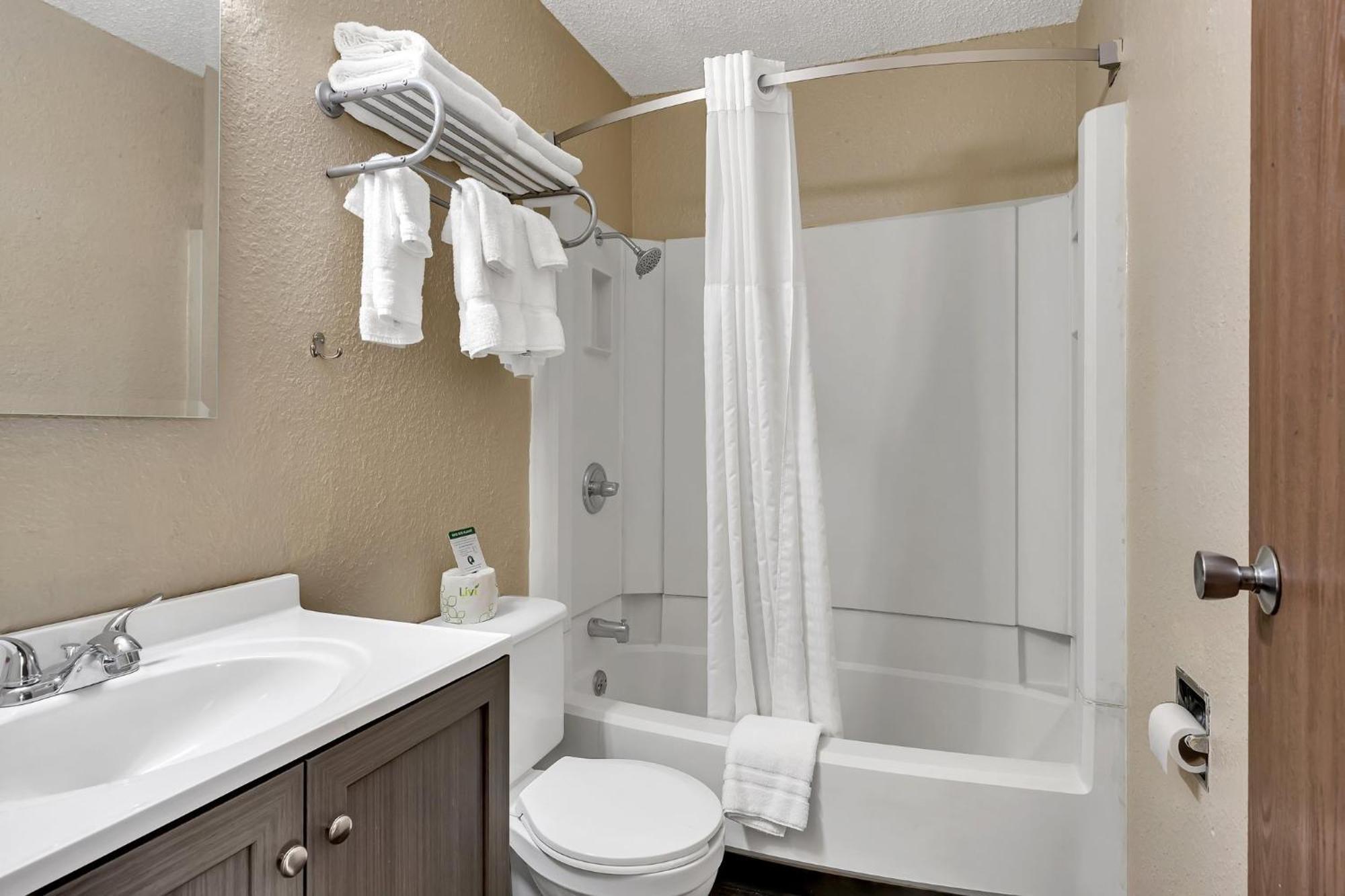 Bison Plains Lodge Moorhead Екстер'єр фото